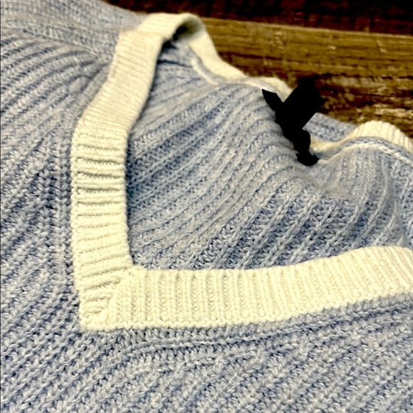 Talbots Sweaters - Talbots blue and white neck lightweight sweater size xs